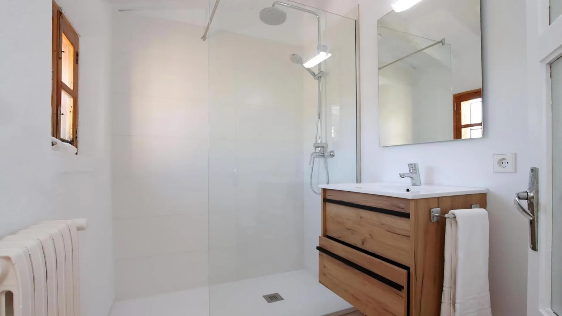 Charmante Landhaus Villa Martorell Mit Pool بويينسا